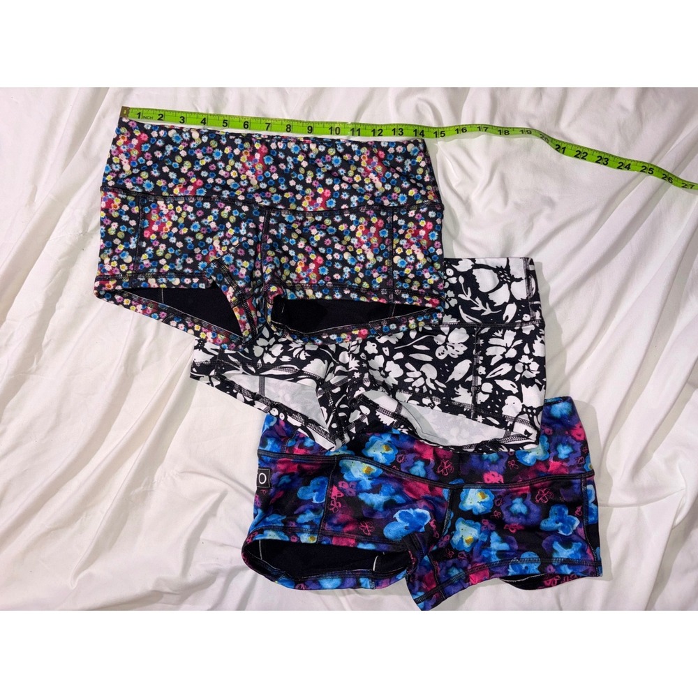 FLEO Womens Floral Athletic Shorts Bundle Size Medium CrossFit 3 Pack T09-12